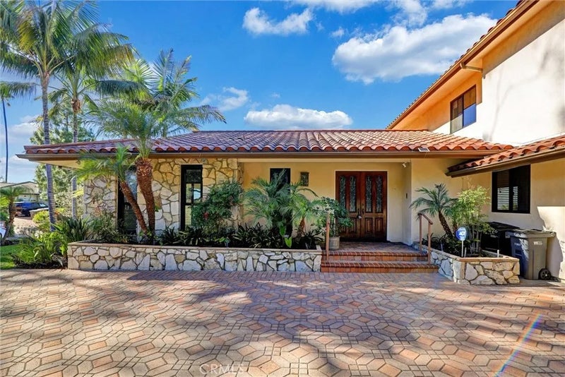 28 Montecillo Drive