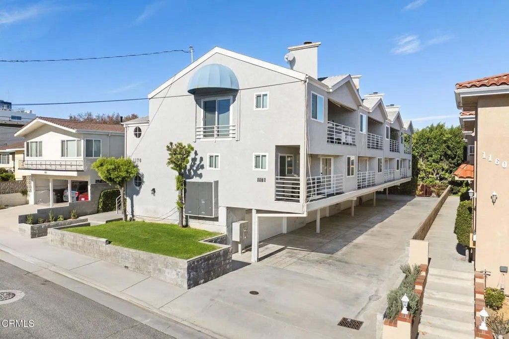 Photo of 1176 W 7th Street #4, San Pedro, CA 90731 (MLS # P1-25485)