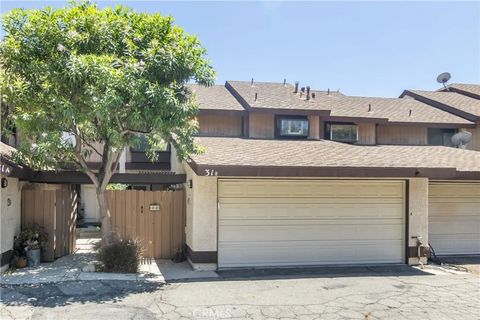 Photo of 24831 Apple St, Newhall, CA 91321 (MLS # SR25246600) Photo of 24831 Apple St, Newhall, CA 91321 (MLS # SR25246600)