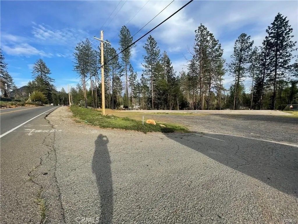 Photo of 9272 Skyway, Paradise, CA 95969 (MLS # SN25269955)