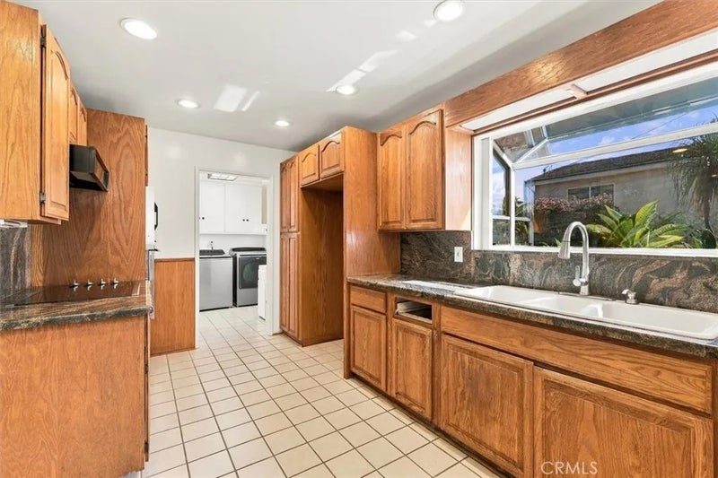 1952 W 233rd St