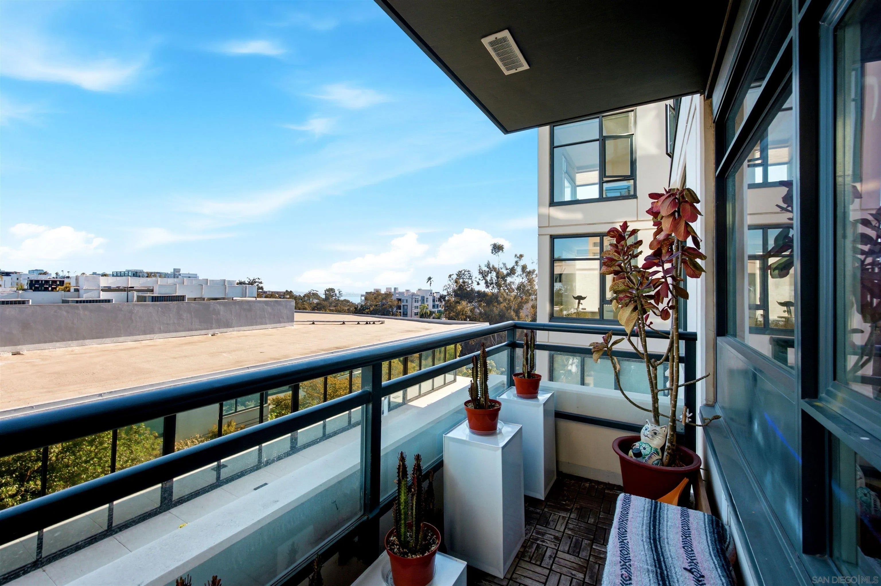475 Redwood St 406