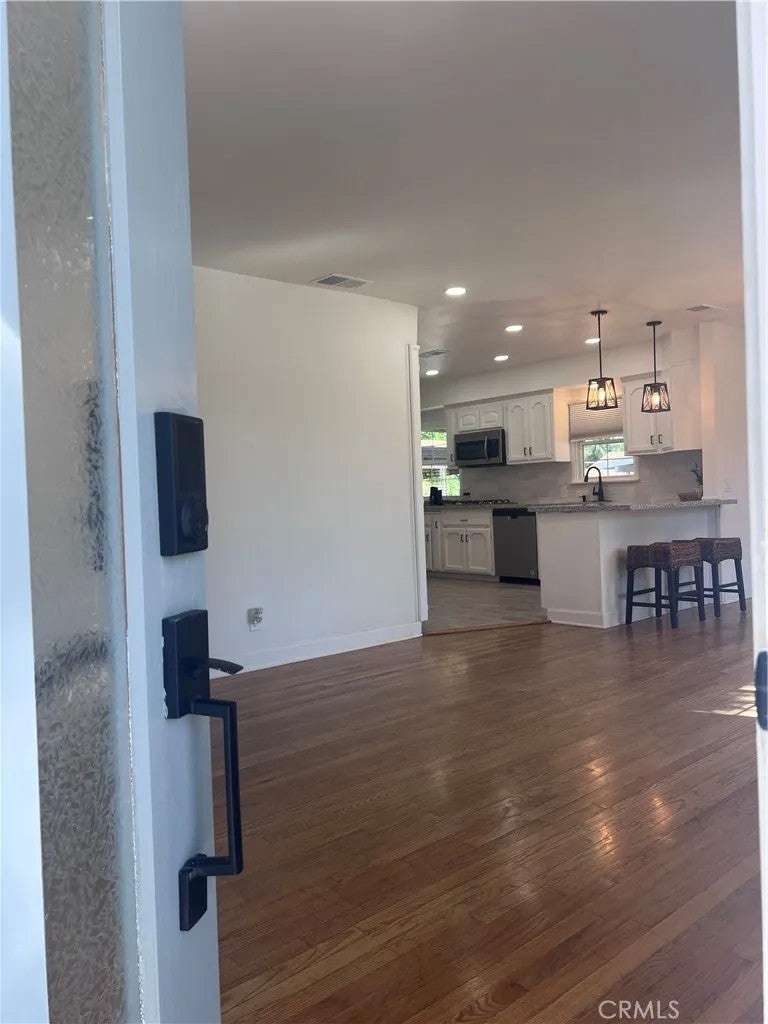 1735 Los Robles Drive