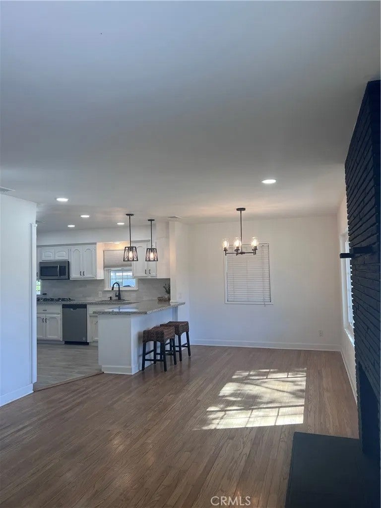 1735 Los Robles Drive