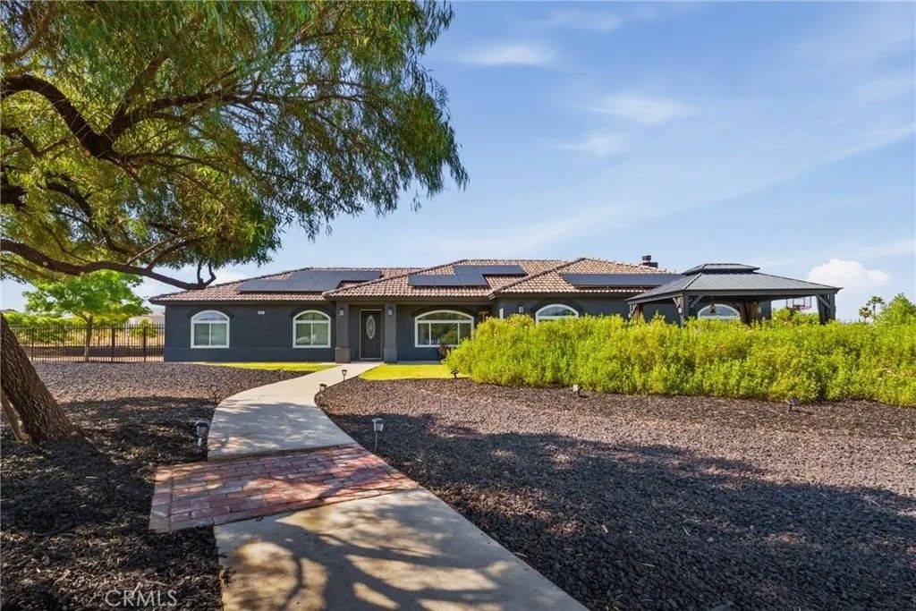 Photo of 7518 San Bruno Ave, Hesperia, CA 92345 (MLS # HD26078154)