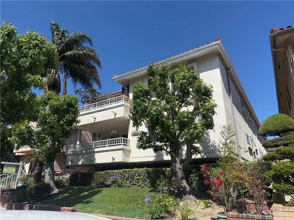 Photo of 818 S Averill AVE #2, San Pedro, CA 90732 (MLS # SB26162662)