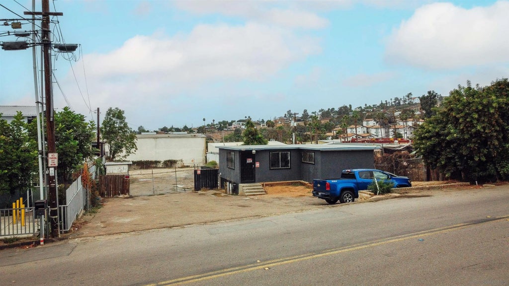 Photo of 1424 Presioca St, Spring Valley, CA 91977 (MLS # 260017421)