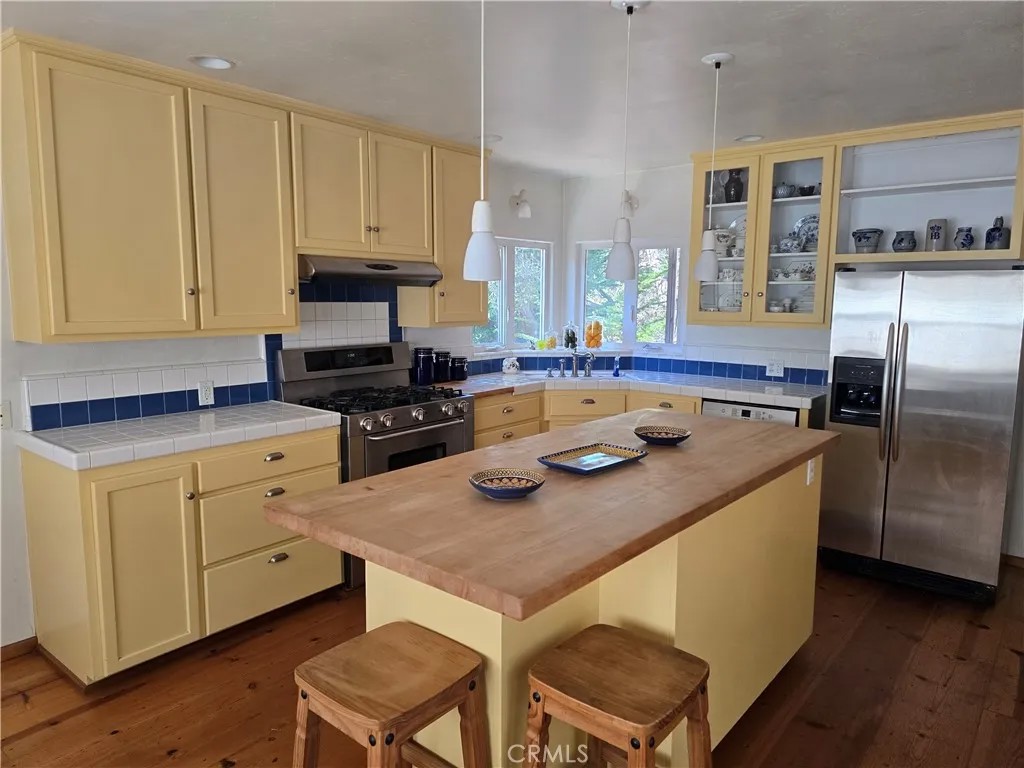2300 Pineridge Drive