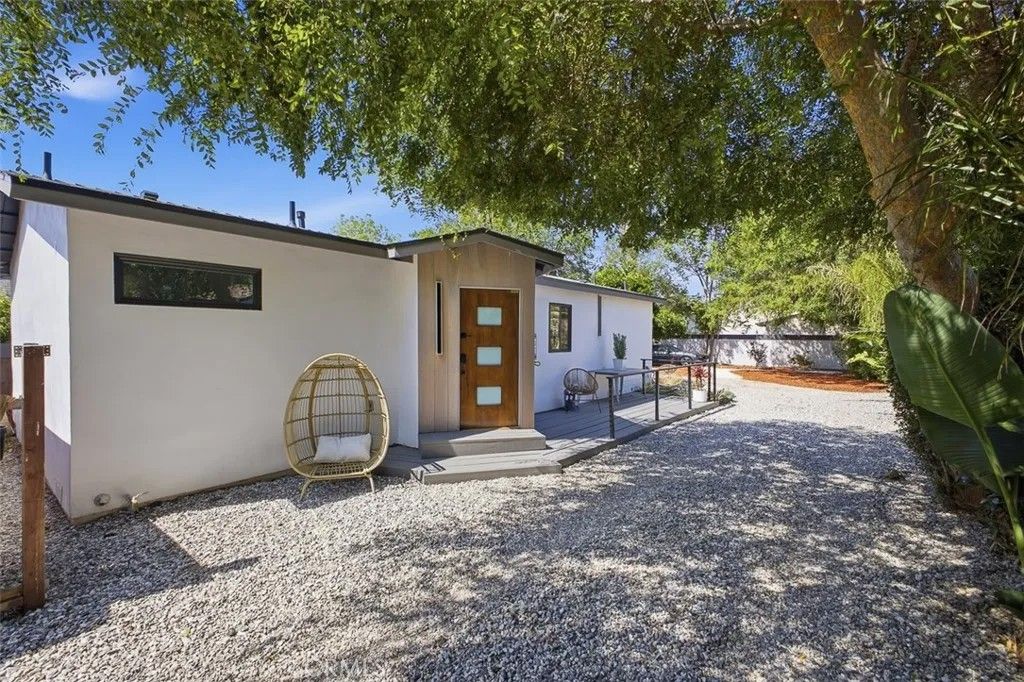 Photo of 261-263 N Oak AVE, Pasadena, CA 91107 (MLS # AR26096761)