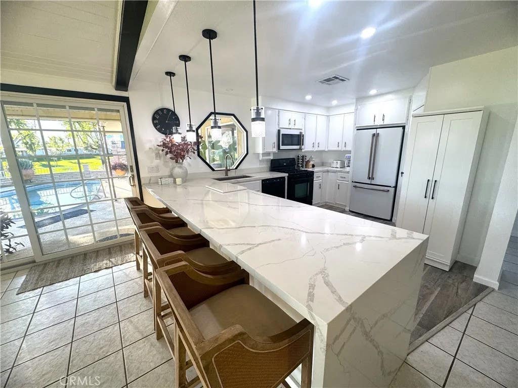 Photo of 38250 Azalea Drive, Palm Desert, CA 92260 (MLS # SB25225779)