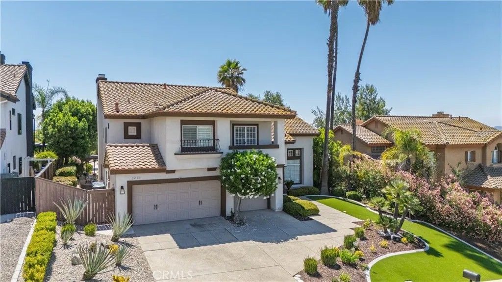 Photo of 39560 Tinderbox Way, Murrieta, CA 92562 (MLS # RS25155605)