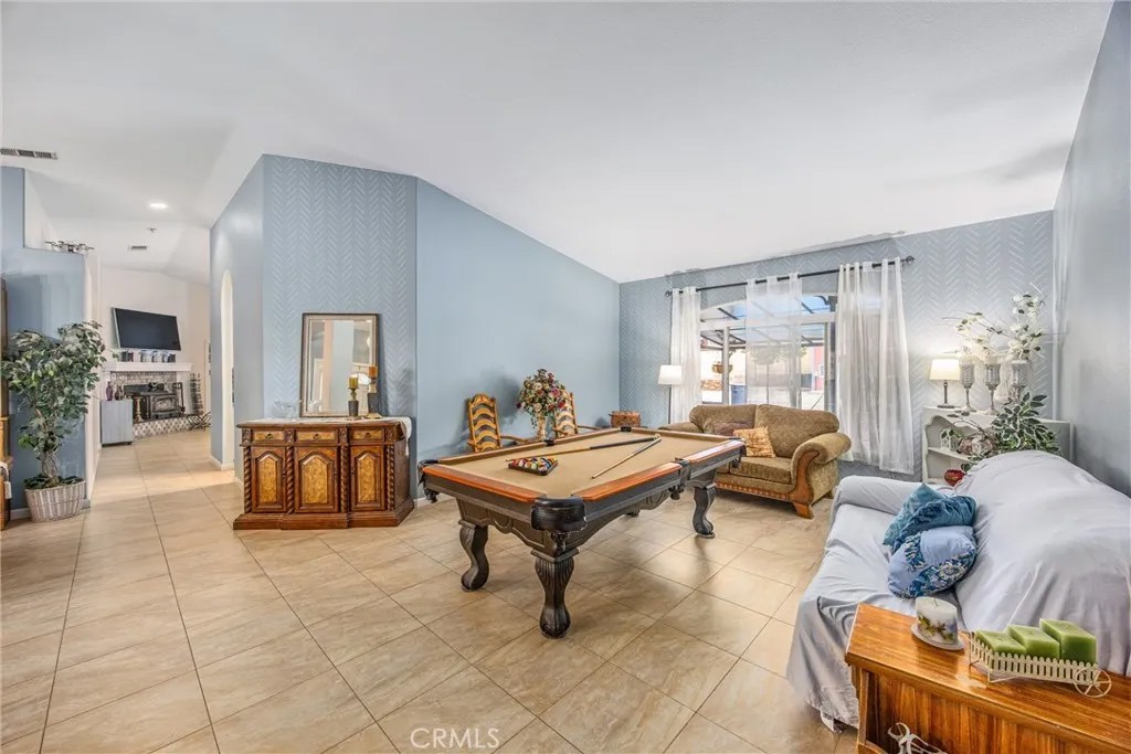 13997 Riverside