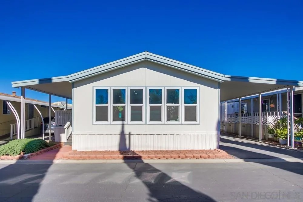 11949 Riverside Dr 28