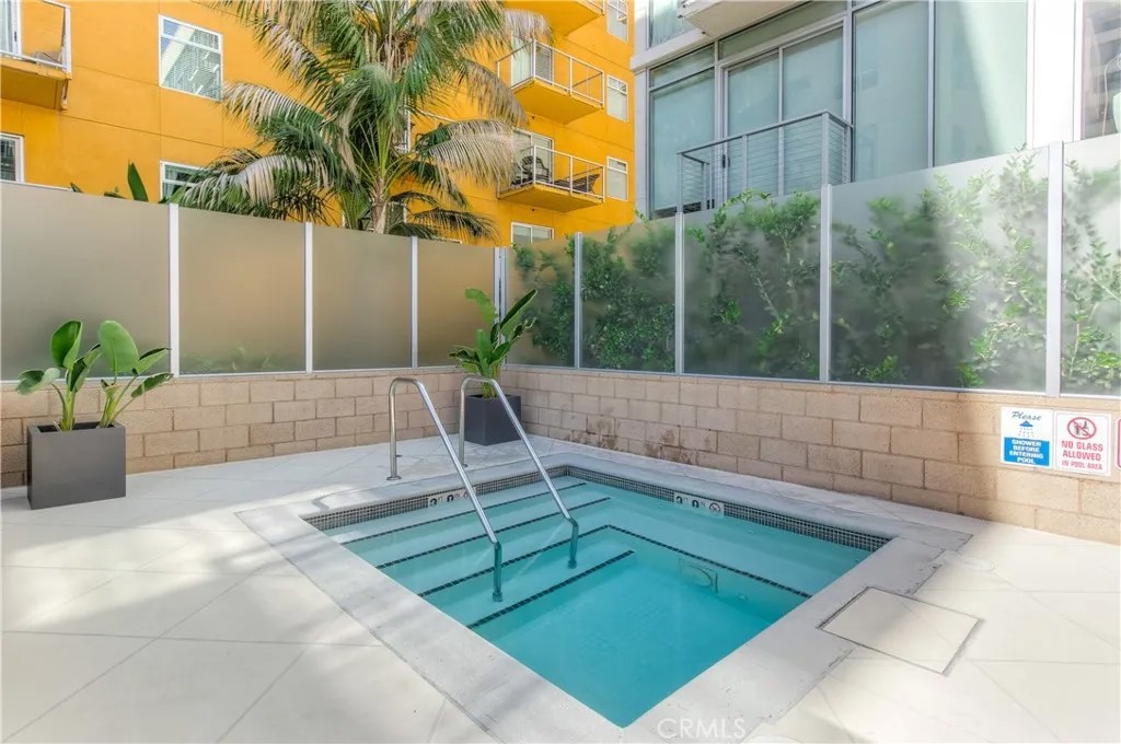 645 W 9th Street 202