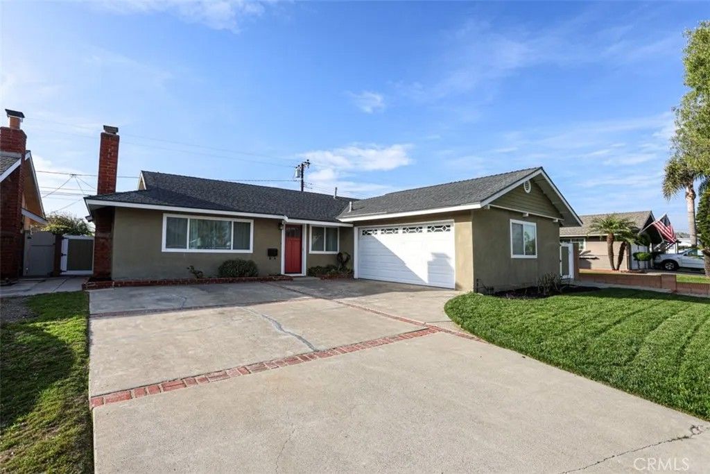 Photo of 15931 Puritan Cir, Huntington Beach, CA 92647 (MLS # PW25279598)