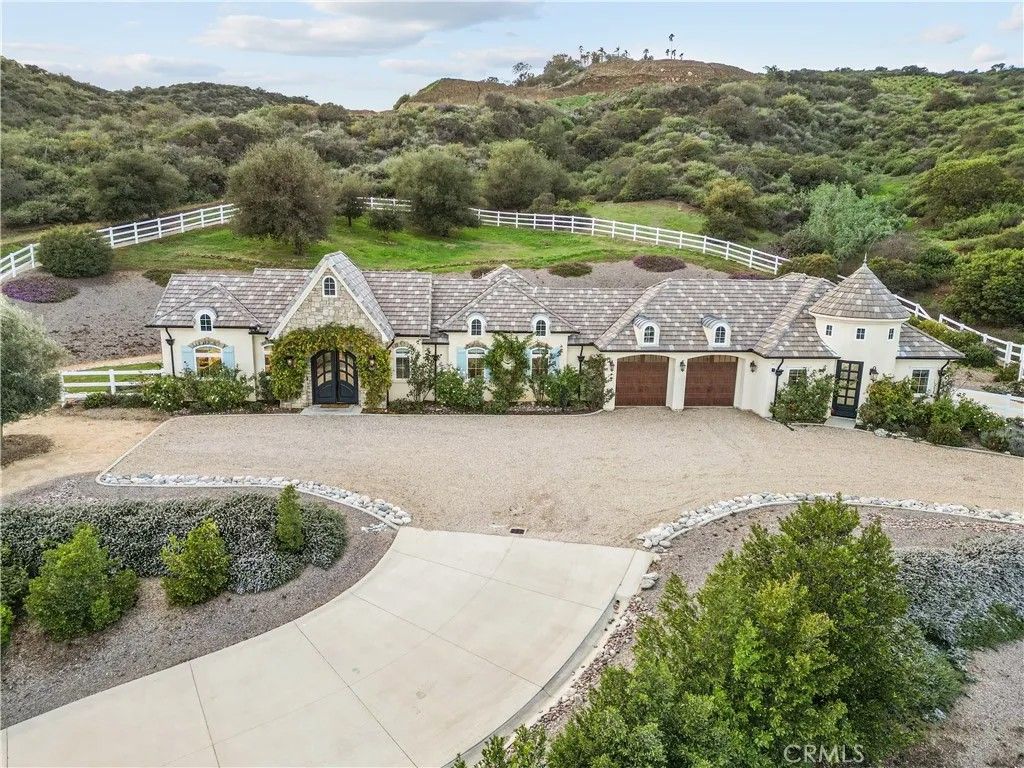 Photo of 39851 Paseo Chaparro, Murrieta, CA 92562 (MLS # SW26008864)