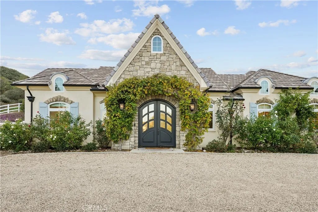 39851 Paseo Chaparro