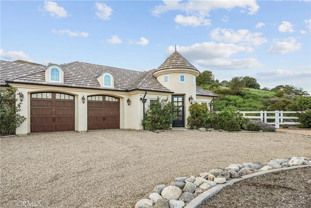 39851 Paseo Chaparro
