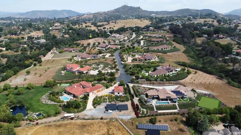 3006 Via Montevina