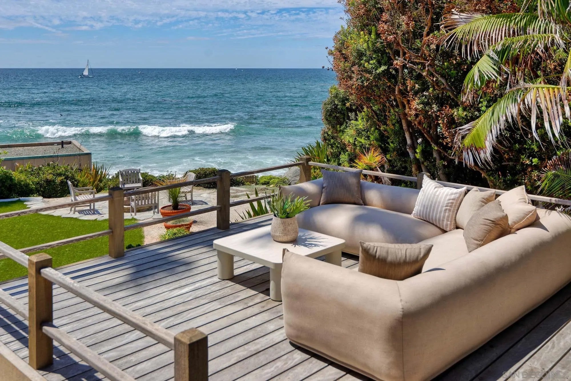 7136 Vista Del Mar Ave
