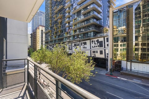 Tiny photo for 425 W Beech Street #314, San Diego, CA 92101 (MLS # 260024496)