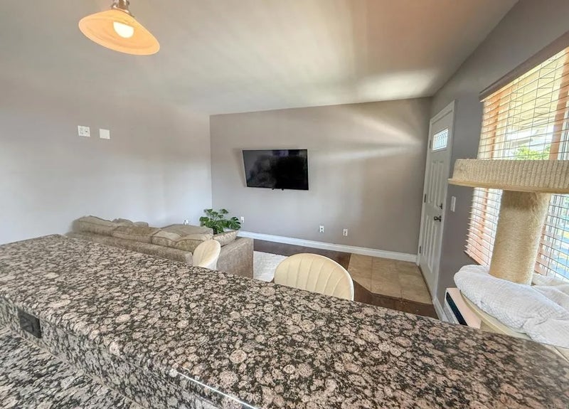 800 N Mollison 43