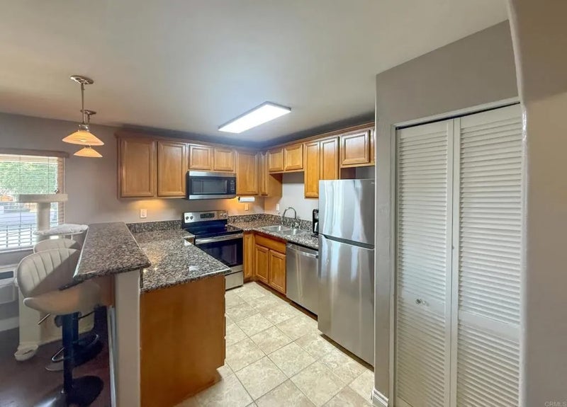 800 N Mollison 43