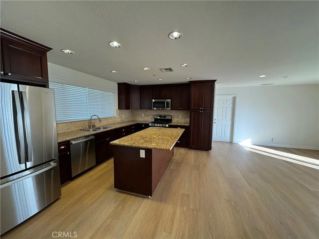 Photo of 1336 Calle Tulipan, Thousand Oaks, CA 91360 (MLS # BB26012325)