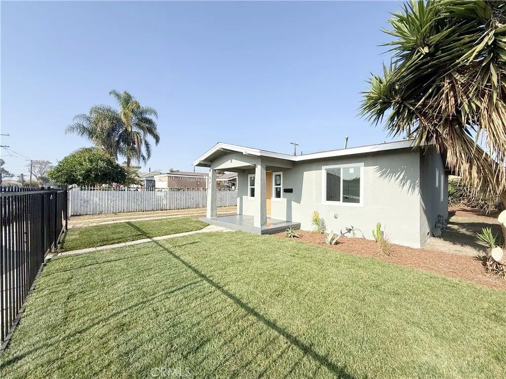 Photo of 521 W Cherry Street, Compton, CA 90222 (MLS # IG25278582)