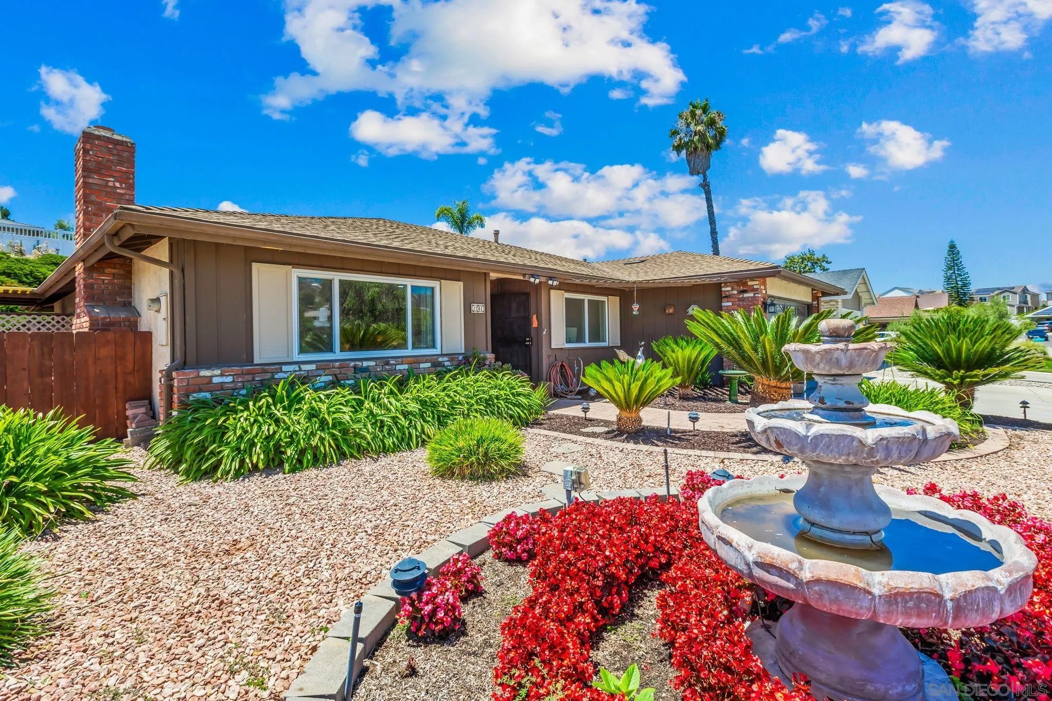 1261 La Mirada Ave