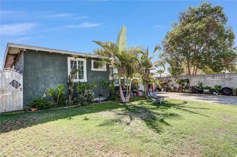 6424 Lindell