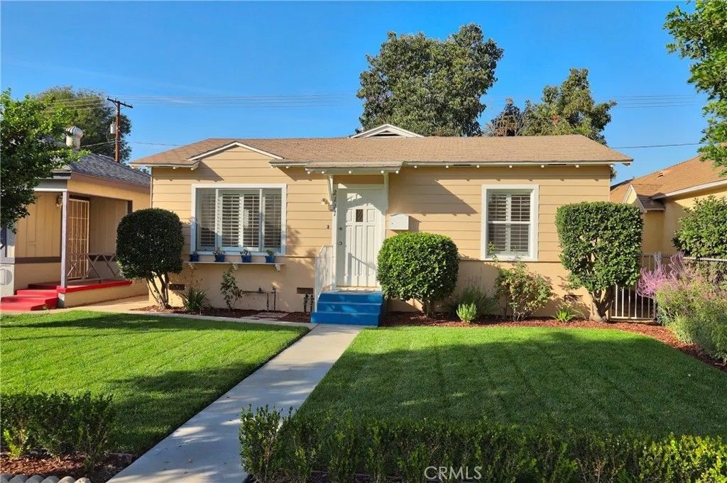 Photo of 2111 W Verdugo Avenue, Burbank, CA 91506 (MLS # GD26076276)