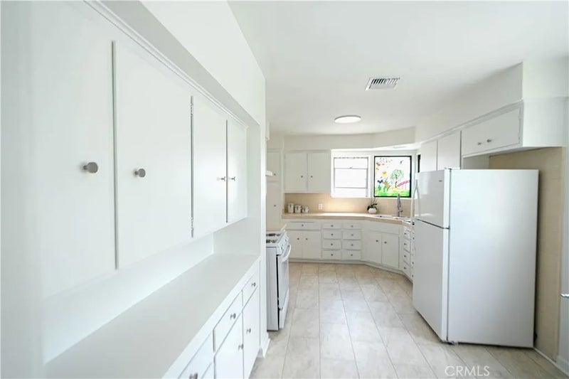 2572 Silver Ridge