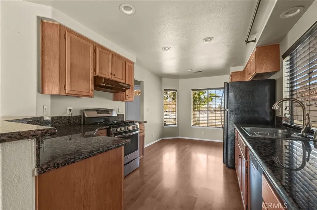 589 Iona Court