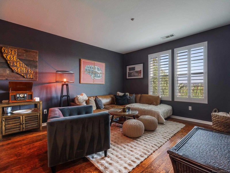790 Harbor Cliff Way 191
