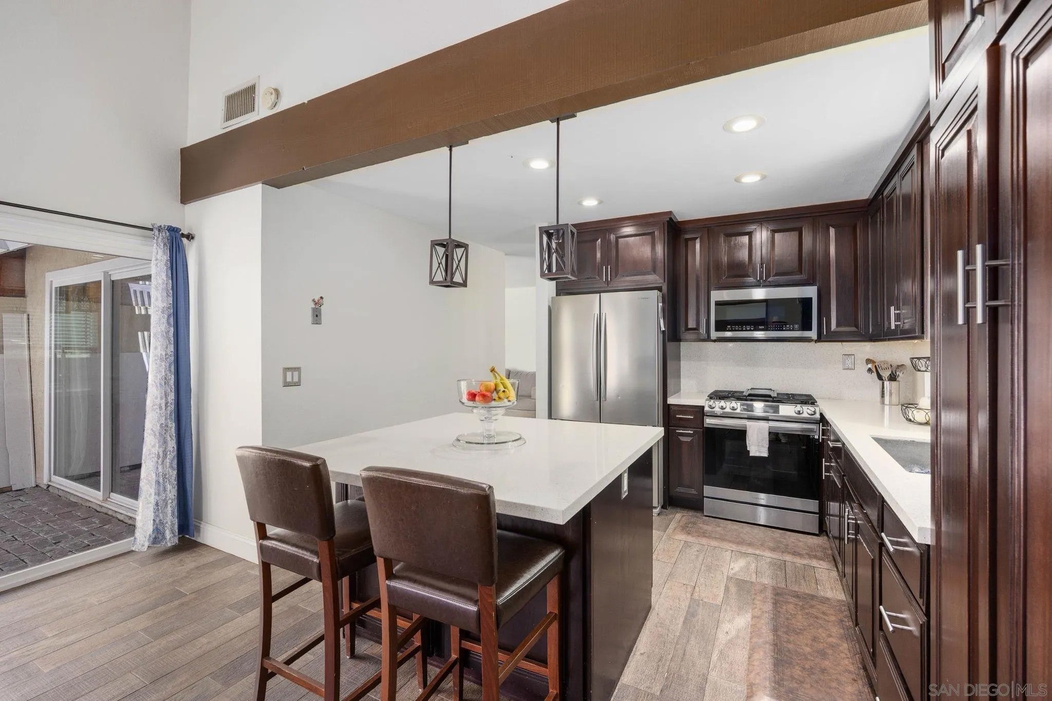 6986 Pembridge Lane