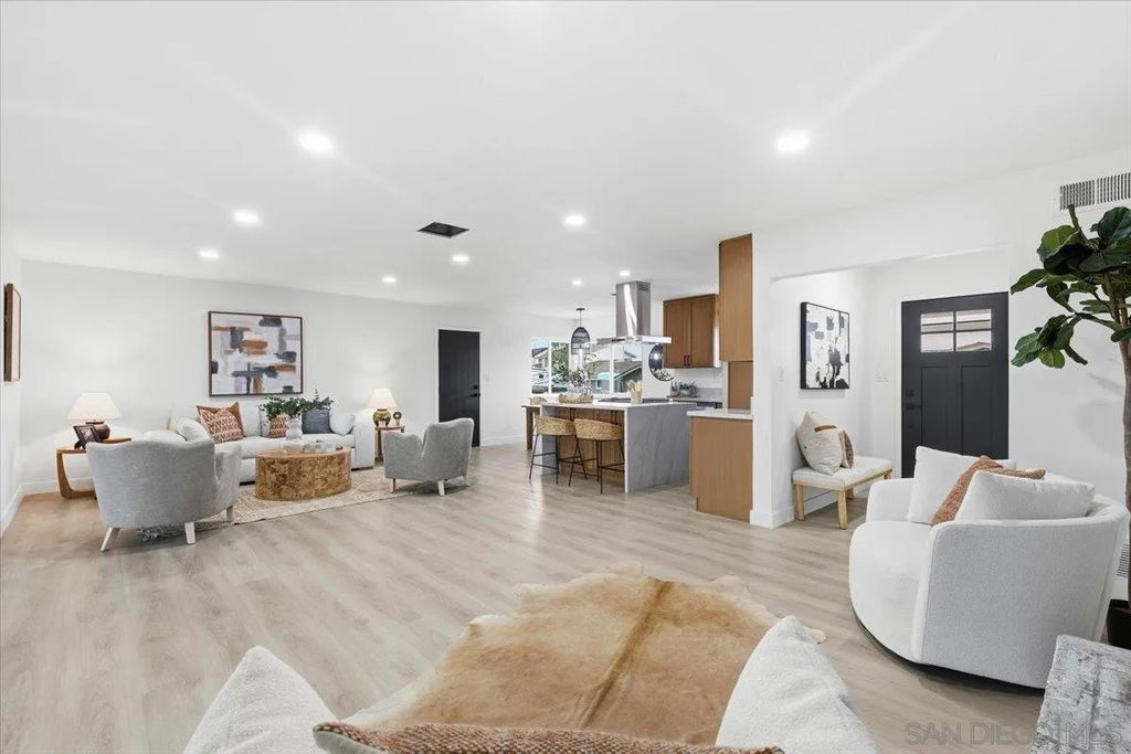 Photo of 1643 Galway Pl, El Cajon, CA 92020 (MLS # 250044411)