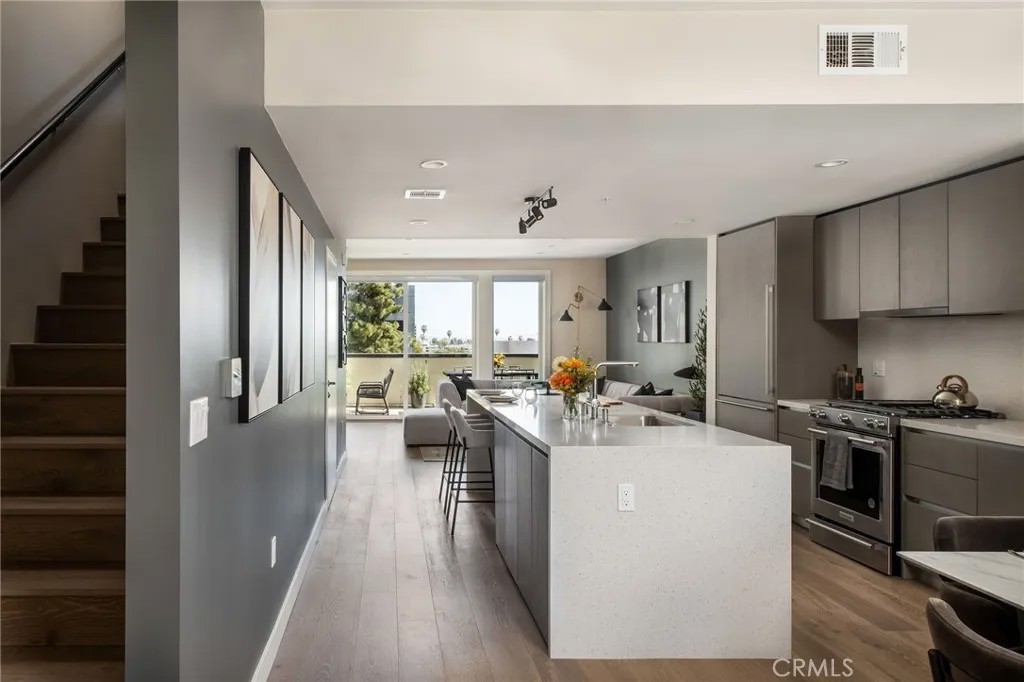 380 Cordova Street 517