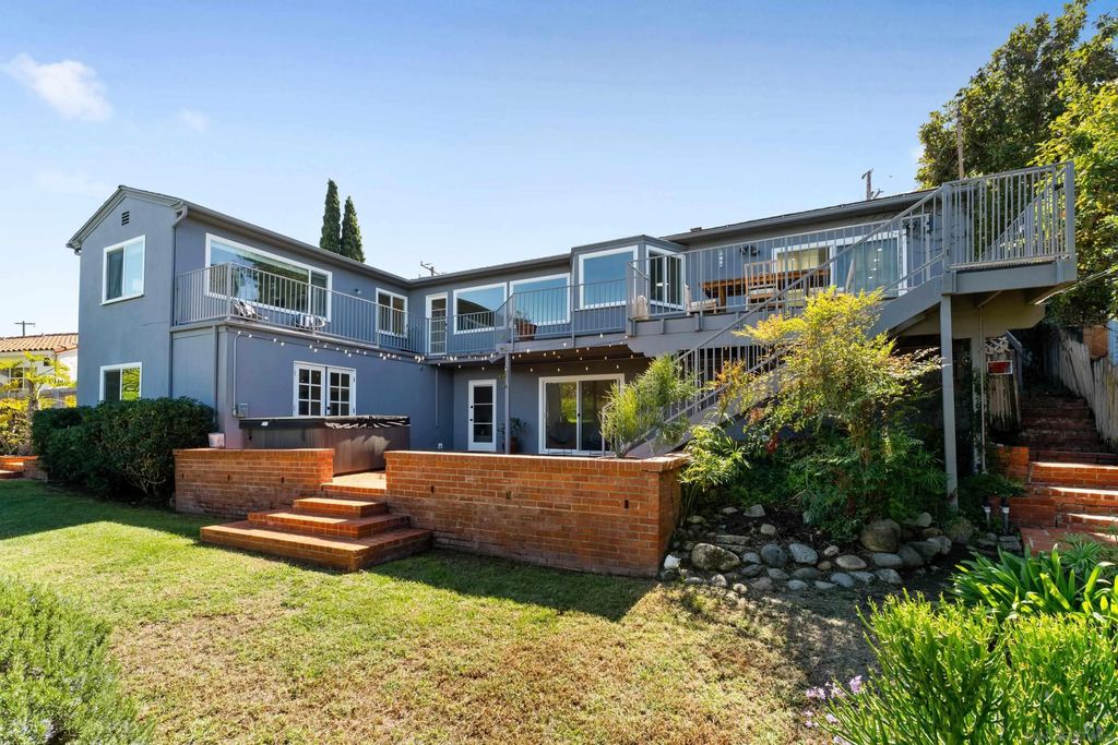 Photo of 7850 Roseland Dr, La Jolla, CA 92037 (MLS # 2600743)