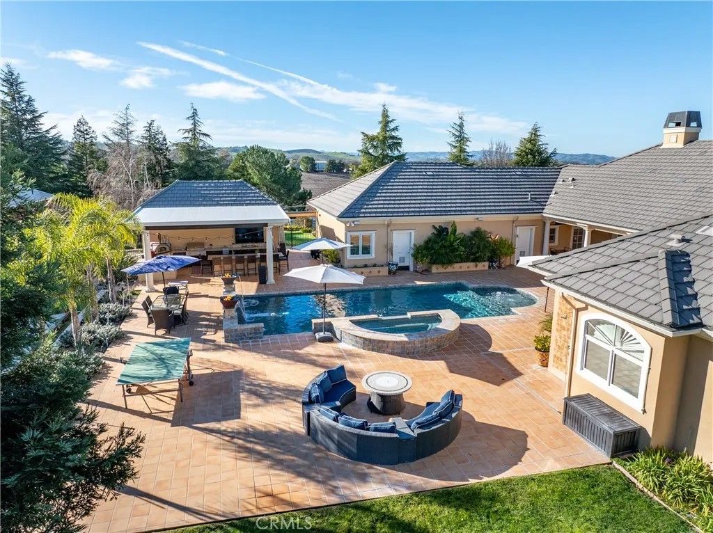 Photo of 5315 El Pomar Drive, Templeton, CA 93465 (MLS # NS26013941)