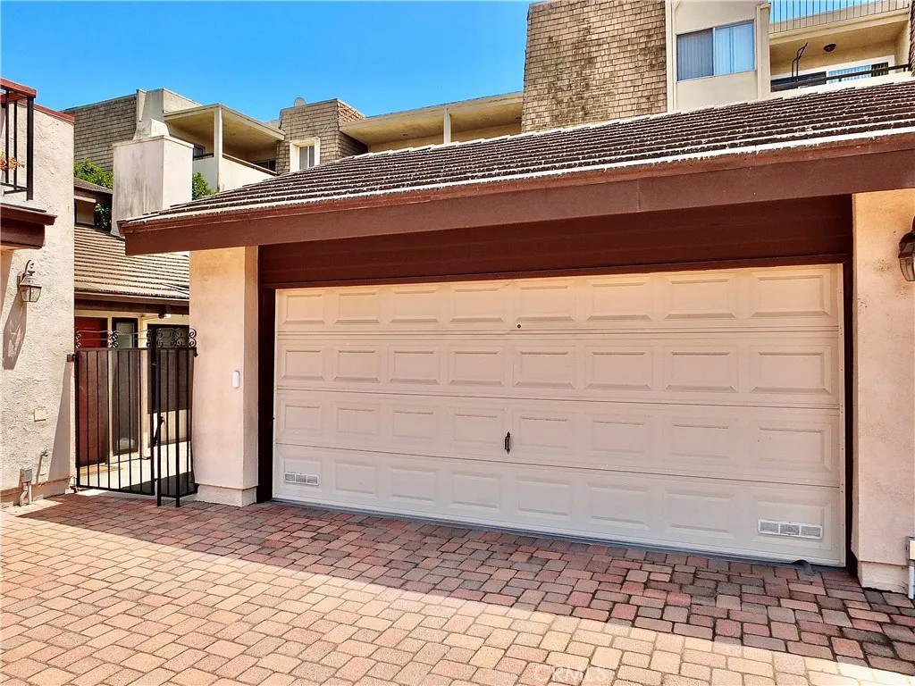 4015 N Virginia Road #6