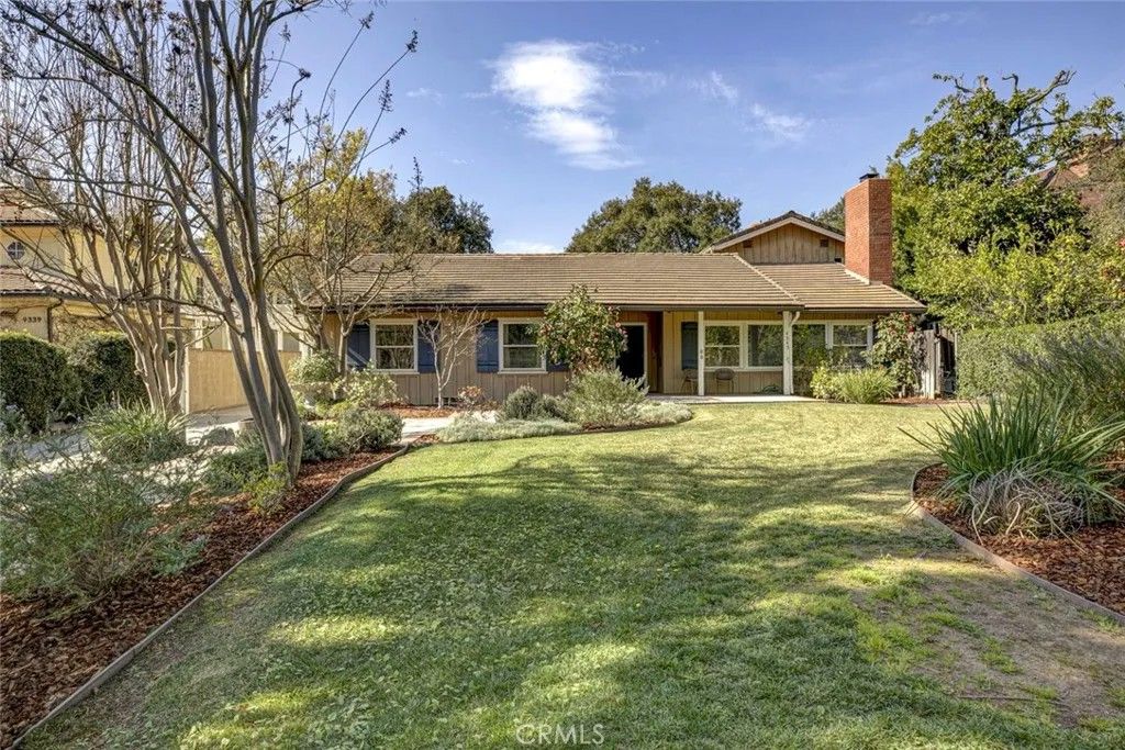 Photo of 4345 Oakwood Ave, La Canada Flintridge, CA 91011 (MLS # GD26018102)