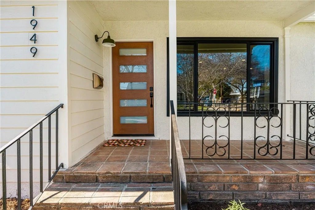 Photo of 1949 Chatwin Avenue, Long Beach, CA 90815 (MLS # OC26012592)