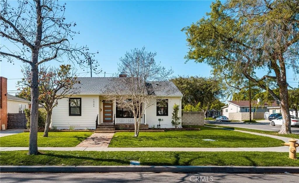 Photo of 1949 Chatwin Avenue, Long Beach, CA 90815 (MLS # OC26012592)