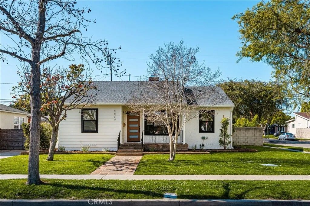 Photo of 1949 Chatwin Avenue, Long Beach, CA 90815 (MLS # OC26012592)