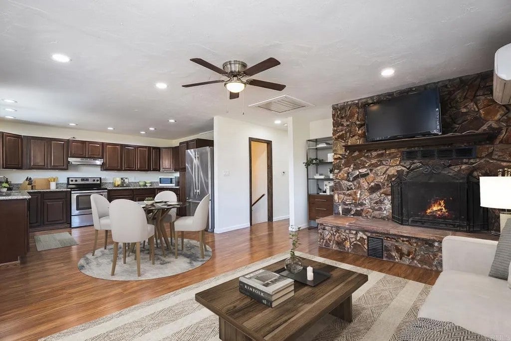24541 MANZANITA DR