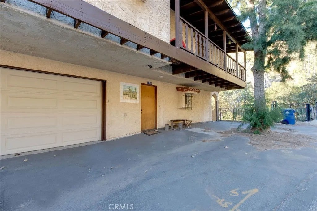 1953 Sunset Plaza Drive