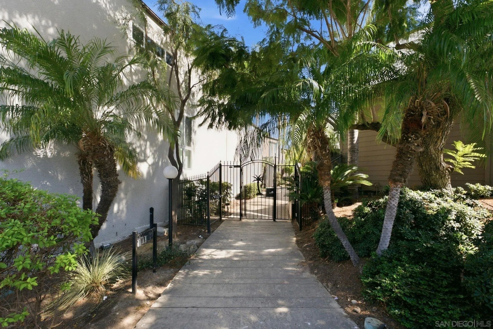 4545 Collwood 14