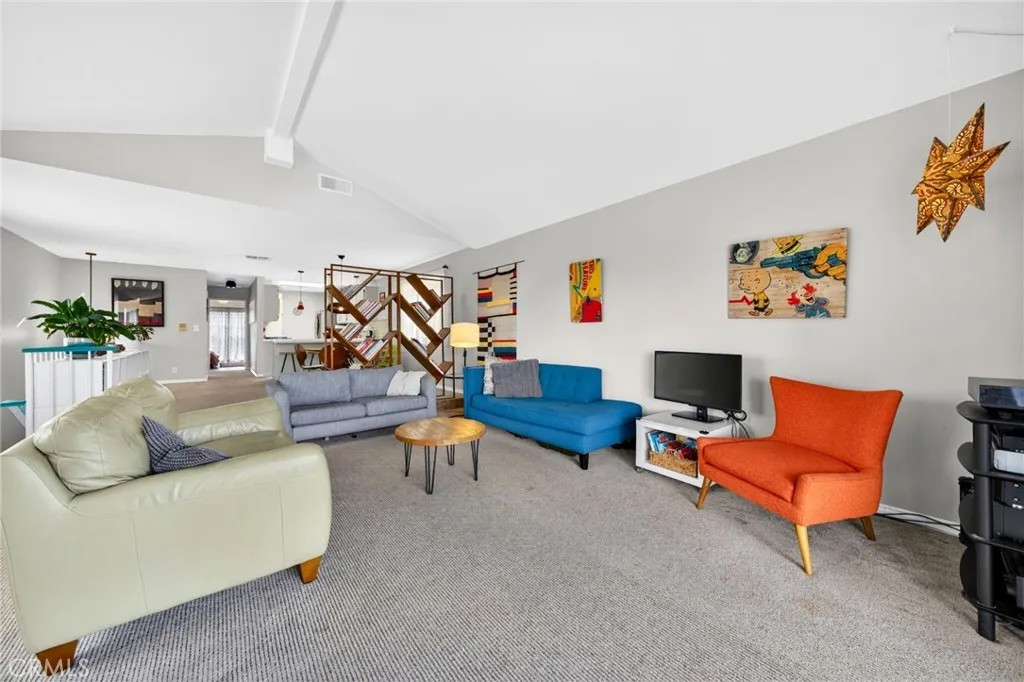3145 S Kerckhoff