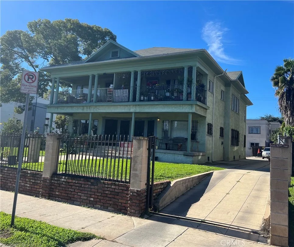 2955 Van Buren Place